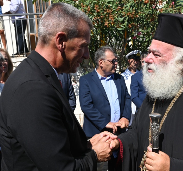Ο Δήμαρχος Σπάρτης στην τελετή άφιξης του Μακαριώτατου Πάπα και Πατριάρχου Αλεξανδρείας και πάσης Αφρικής στο Επισκοπείο Μάνης