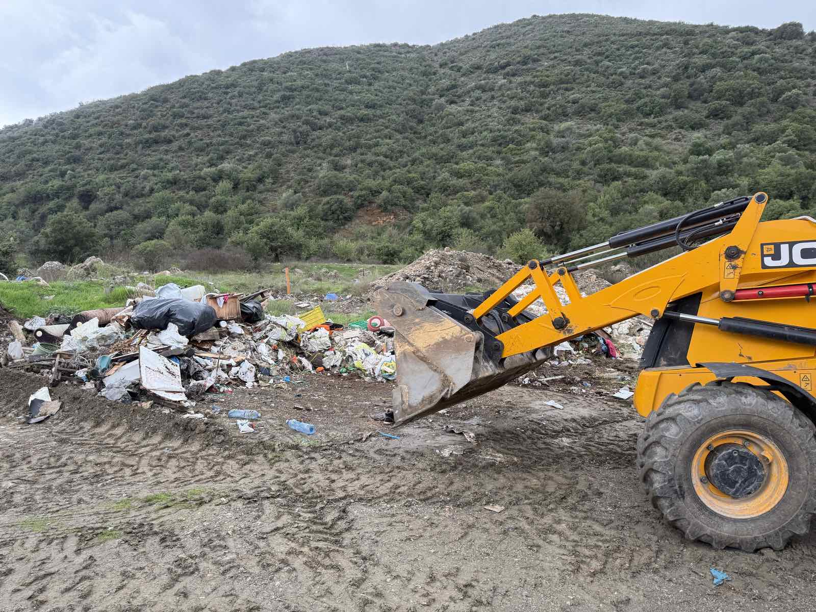 Νέα επιχείρηση καθαριότητας στα Χρύσαφα – Ολοκληρώθηκε η αποκομιδή ογκωδών αντικειμένων