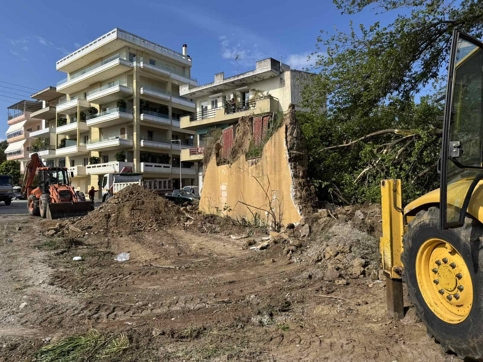 Ξεκίνησαν οι εργασίες για τη διάνοιξη της οδού Πλατανιστά